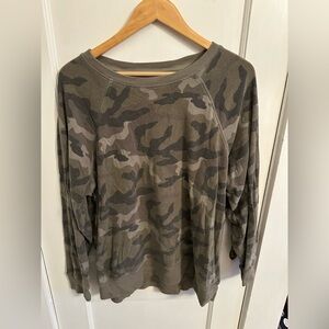American eagle Camo crewneck